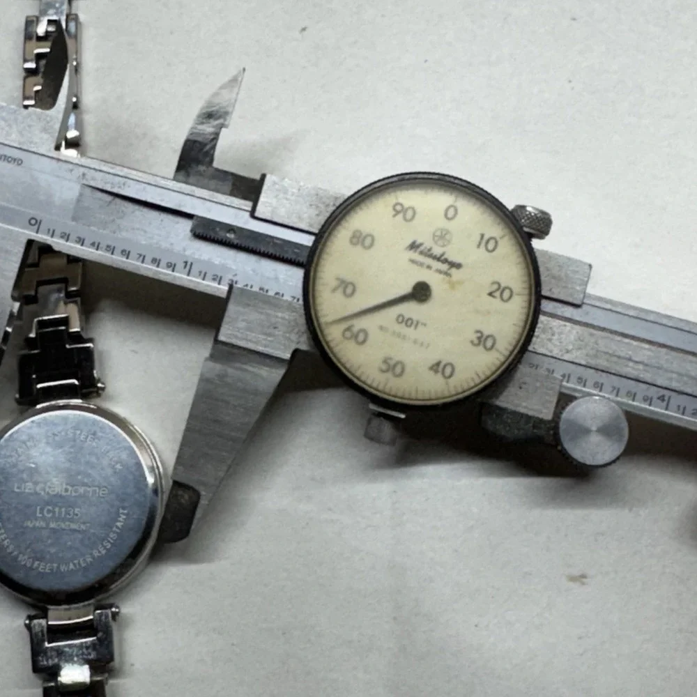Liz‎ Claiborne LC1135 Silver tone Watch Crystal Dial Japan Movement